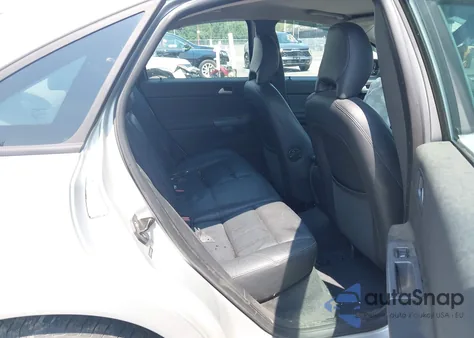 2008 Volvo S40 2.4I z USA, uszkodzony, nr VIN YV1MS382982395227